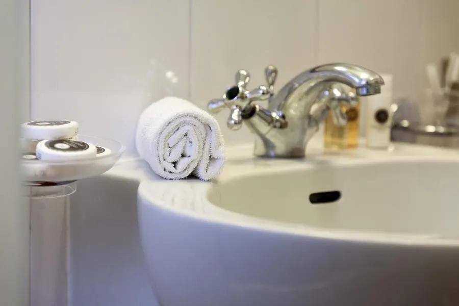 Hotel Mentana, By R Collection Hotels Milan 4*,